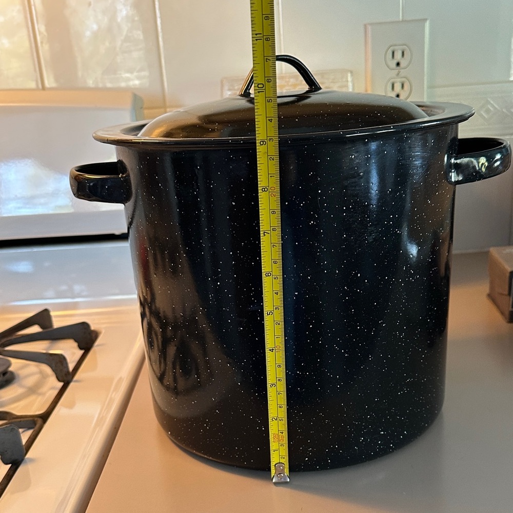 Speckled Black Stock Pot - Picture 2 of 6